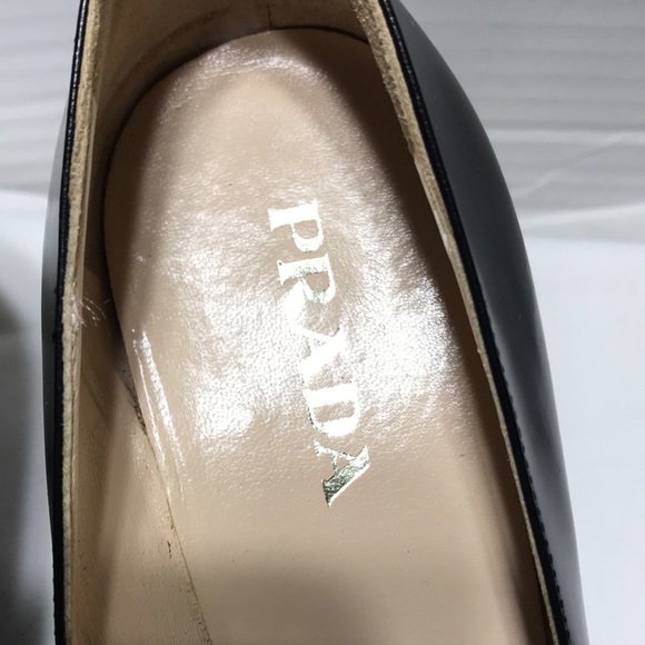 Prada leather peep toe with bow kitten heels. EUC - Picture 4 of 10